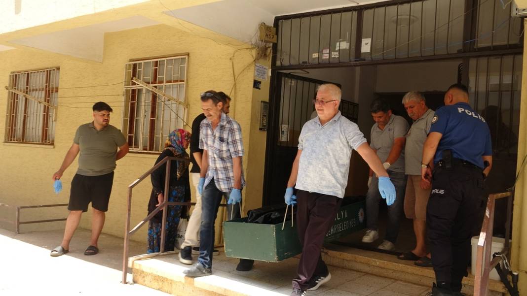 Öğretmen koca 3 çocuk annesi öğretmen eşini ve kayınpederini öldürdü 5
